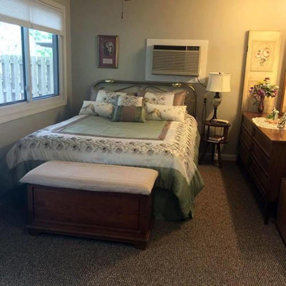 Lakeshore Bed & Breakfast Indian Point Bagian luar foto